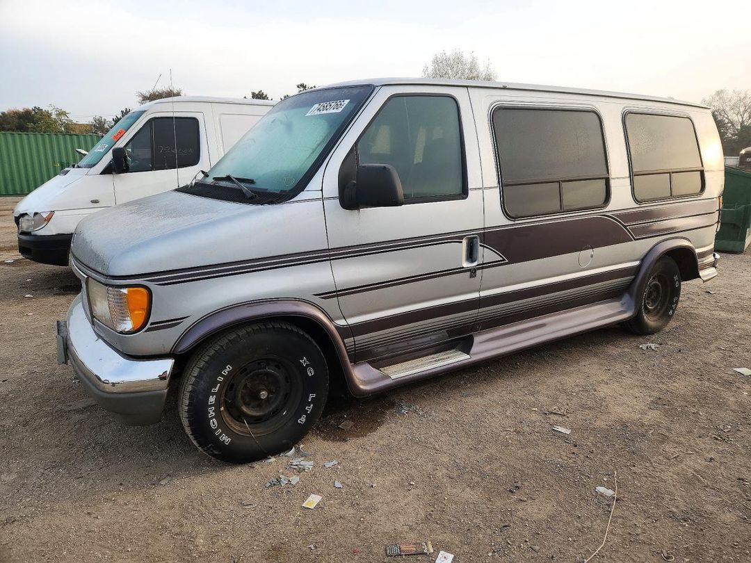 Вид 1994 FORD ECONOLINE E150 VAN, угол 1