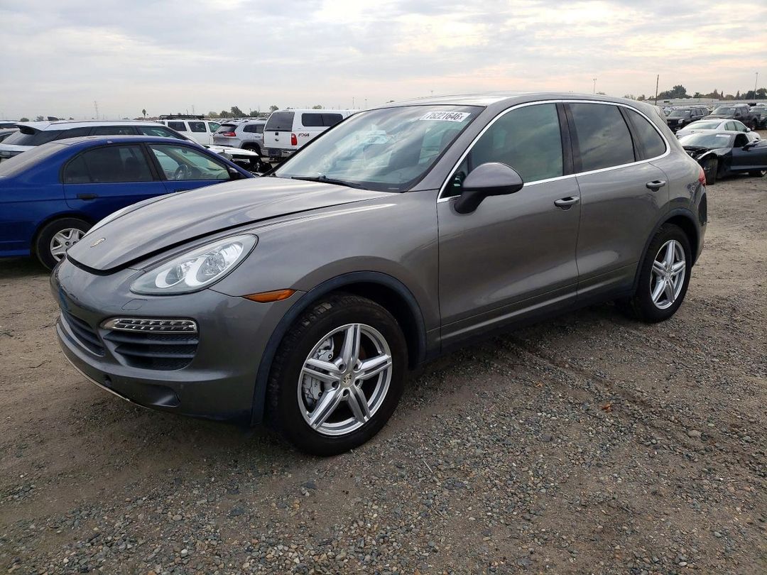2012 PORSCHE CAYENNE S view, angle 1