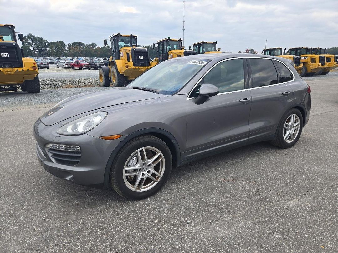 Vue de 2013 PORSCHE CAYENNE S, angle 1
