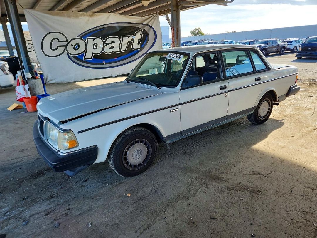 Vista de 1992 VOLVO 240 BASE, ángulo 1