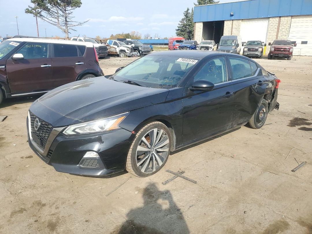 منظر 2021 NISSAN ALTIMA SR، زاوية 1