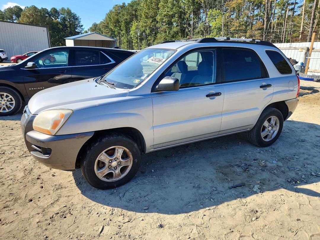 Vue de 2008 KIA SPORTAGE LX, angle 1