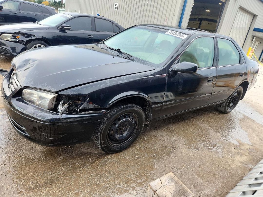 Vista de 2000 TOYOTA CAMRY LE, ángulo 1