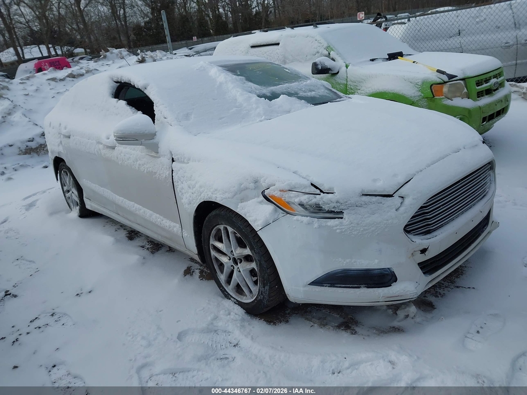 Вид 2014 Ford Fusion Se, угол 1