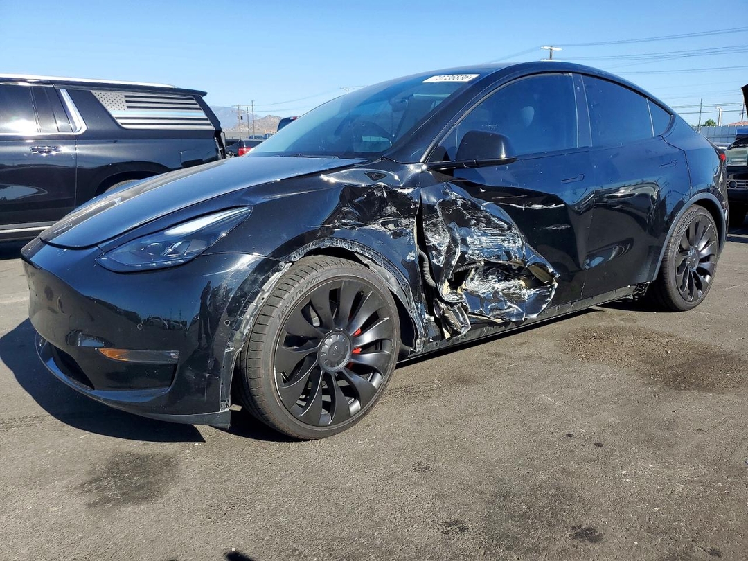 Vue de 2022 TESLA MODEL Y, angle 1