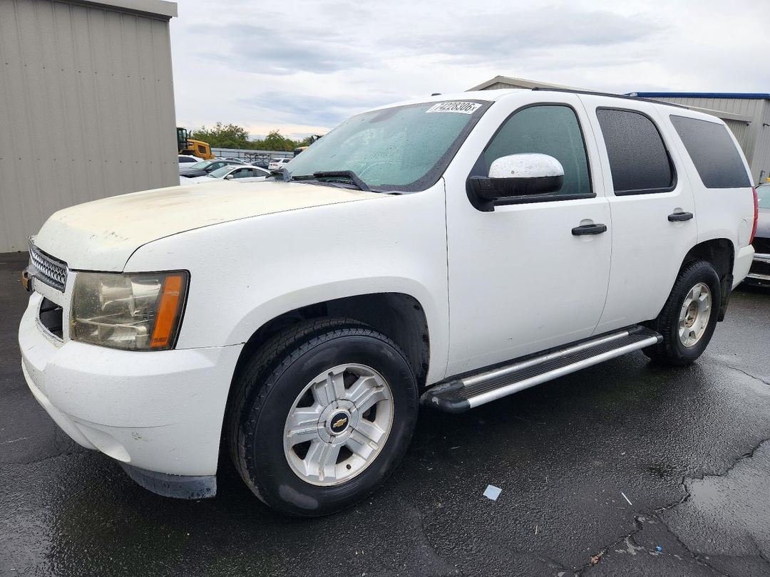 Vista de 2010 Chevrolet Tahoe C1500 Ls, ángulo 1