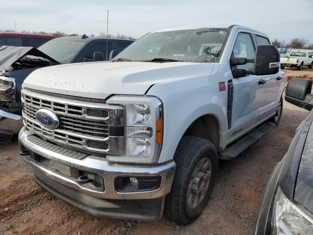 Vista de 2023 FORD F250 SUPER DUTY, ángulo 1