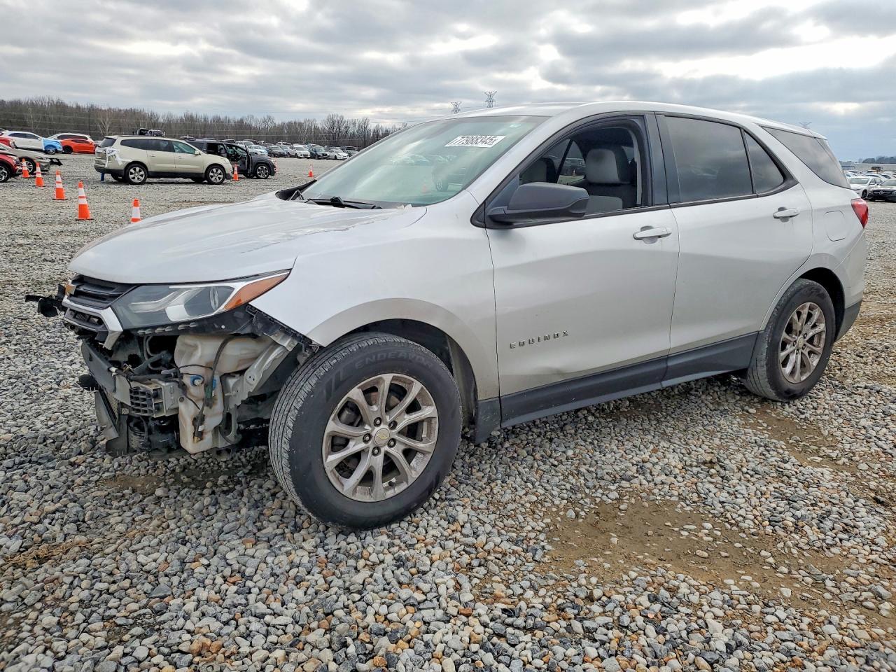 Vedere 2018 CHEVROLET EQUINOX LS, unghi 1