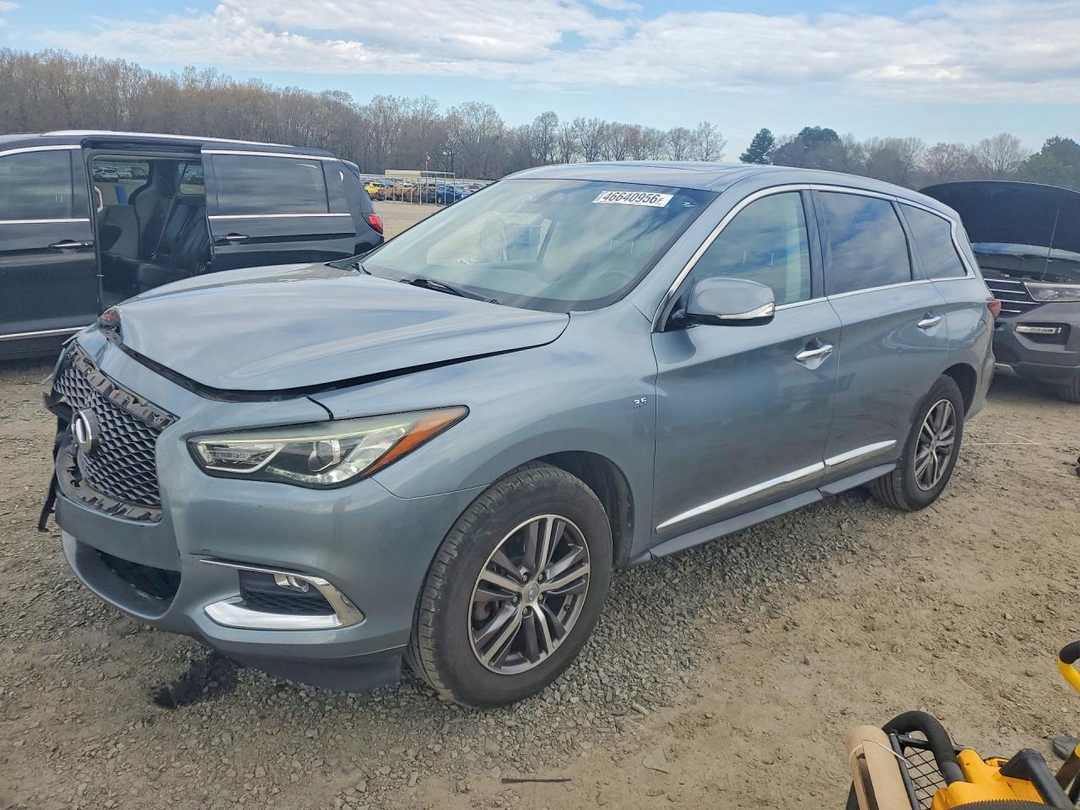منظر 2018 INFINITI QX60، زاوية 1