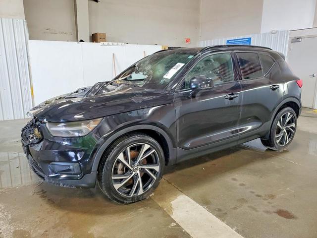 2020 VOLVO XC40 T5 R-DESIGN