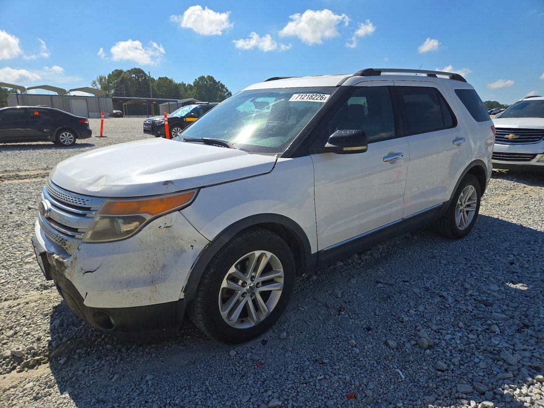 Vue de 2011 FORD EXPLORER XLT, angle 1