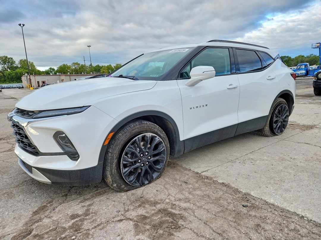Vista de 2023 CHEVROLET BLAZER 3LT, ángulo 1