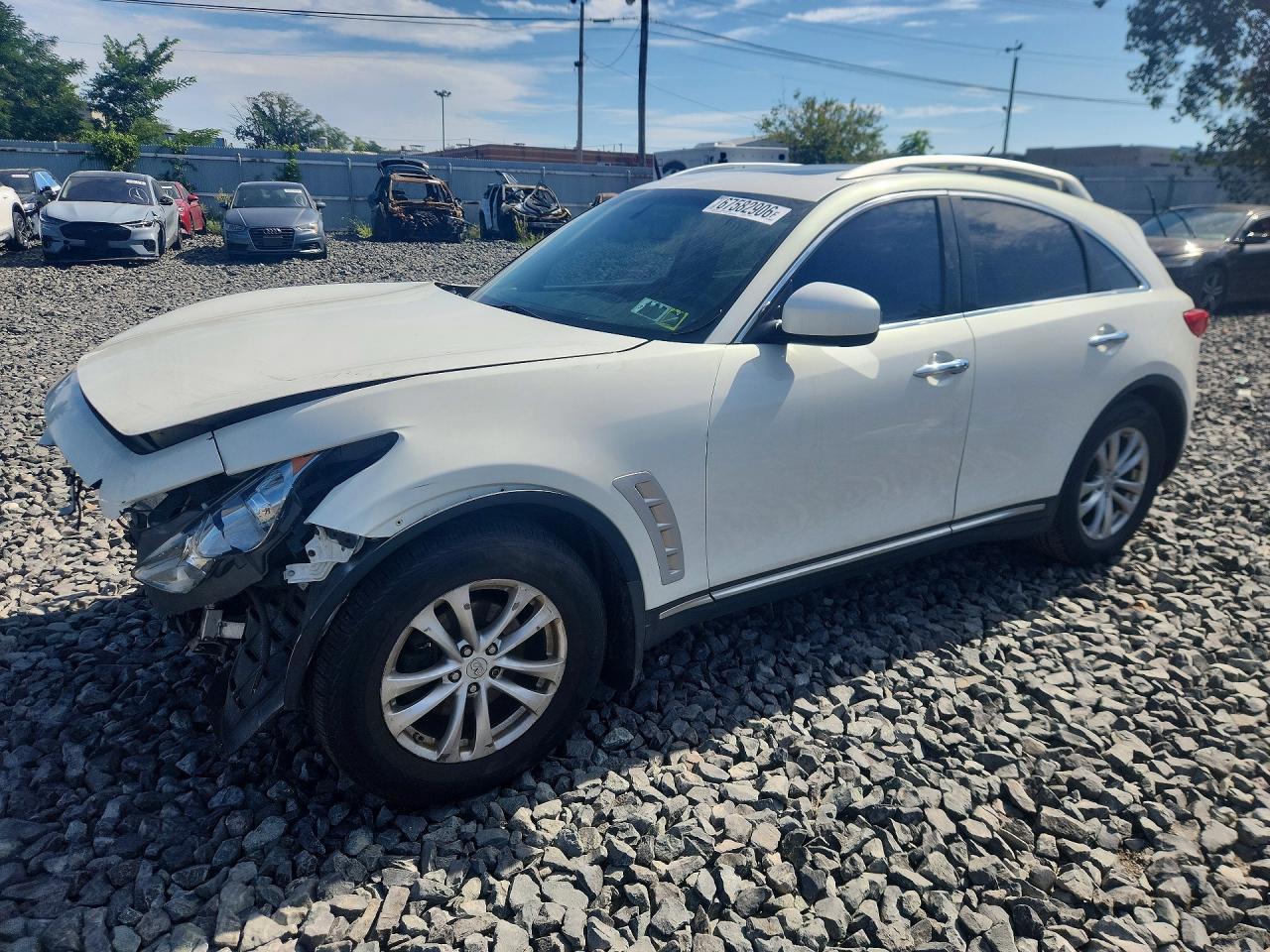 منظر 2009 INFINITI FX35 BASE، زاوية 1