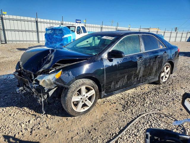 2013 TOYOTA CAMRY SE
