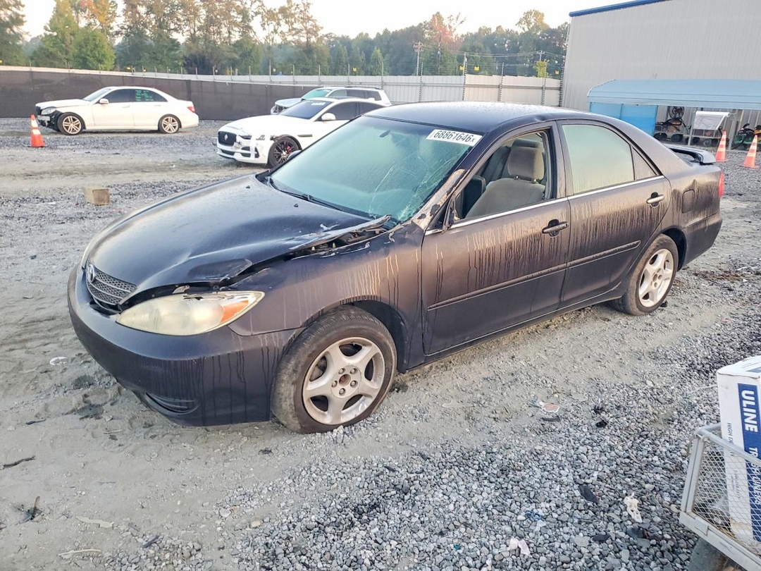 Vista de 2003 TOYOTA CAMRY LE, ángulo 1