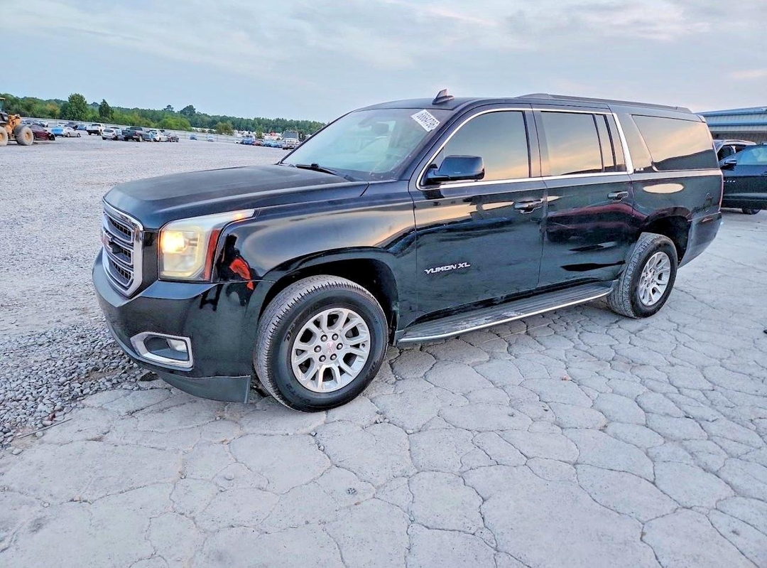 Vedere 2016 GMC YUKON XL C1500 SLE, unghi 1