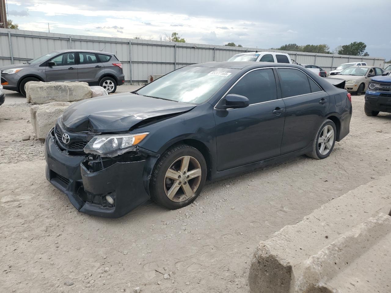 Vedere 2014 TOYOTA CAMRY L, unghi 1