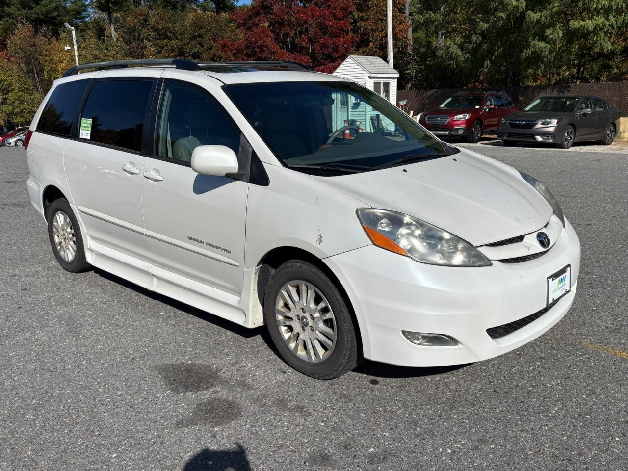 Vue de 2008 TOYOTA SIENNA XLE, angle 1