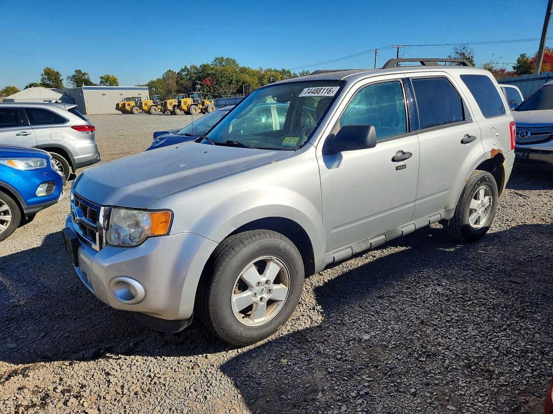 Vista de 2012 FORD ESCAPE XLT, ángulo 1
