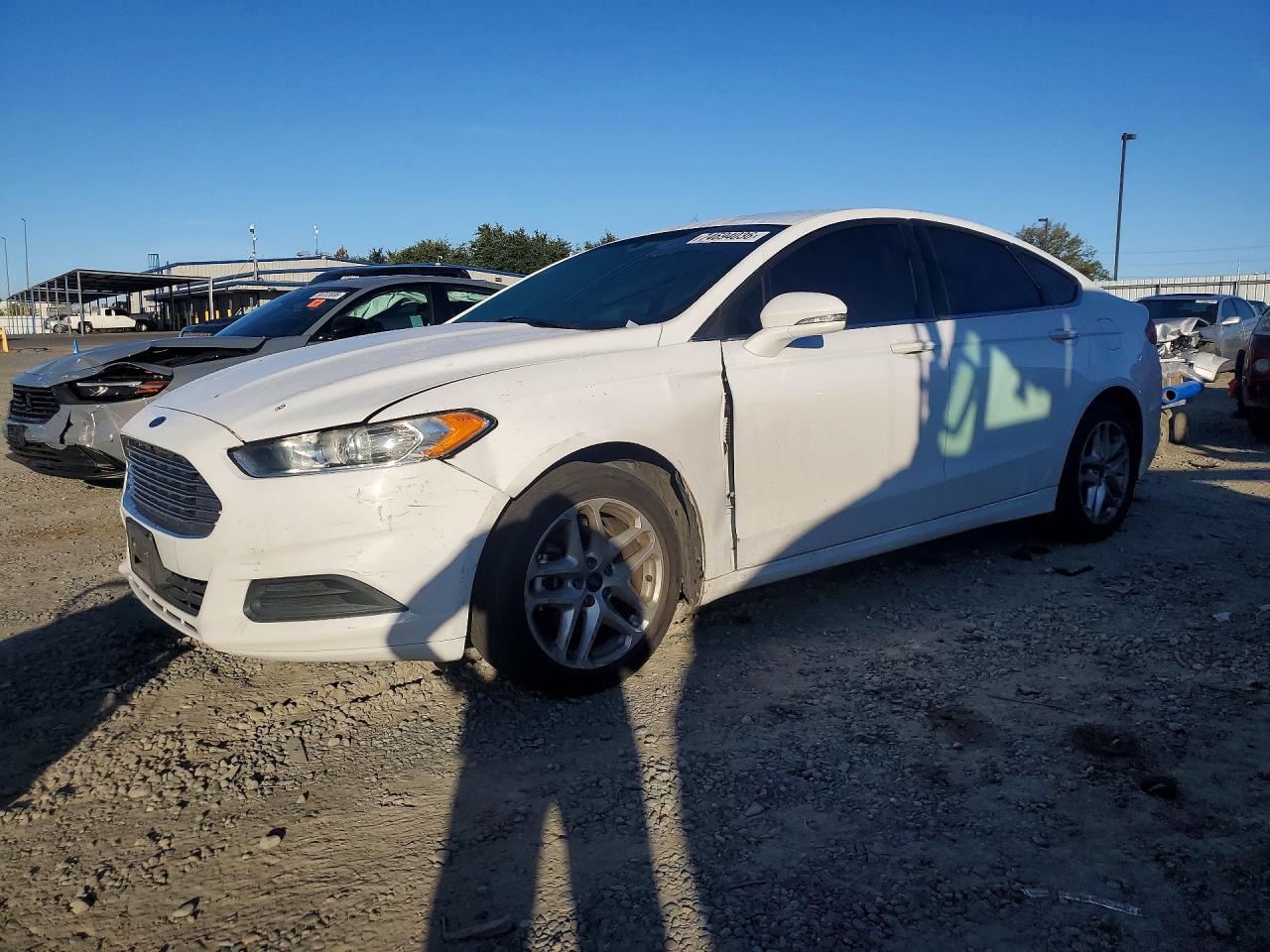 منظر 2014 FORD FUSION SE، زاوية 1
