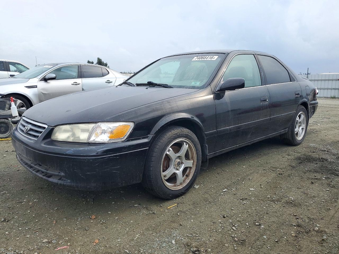 Vista de 2000 TOYOTA CAMRY LE, ángulo 1