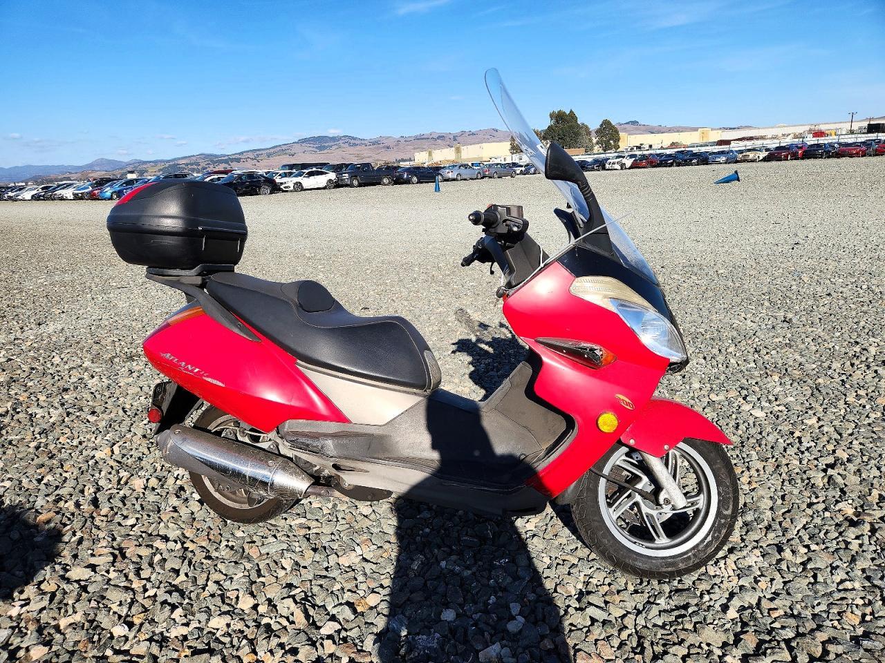منظر 2004 APRILIA ATLANTIC 200، زاوية 1