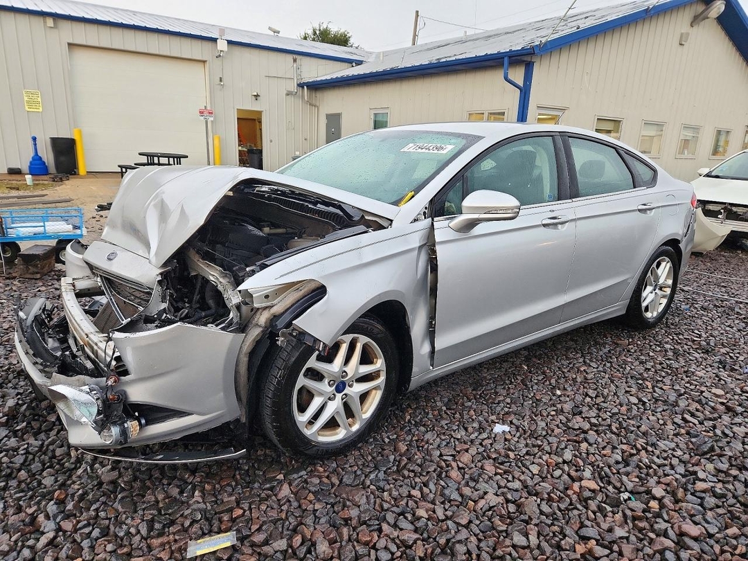 Вид 2013 FORD FUSION SE, угол 1