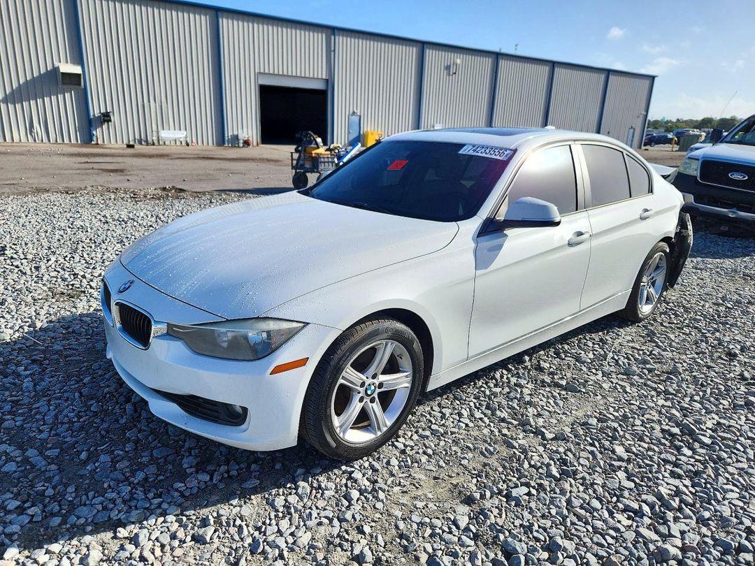 منظر 2014 BMW 328 I، زاوية 1