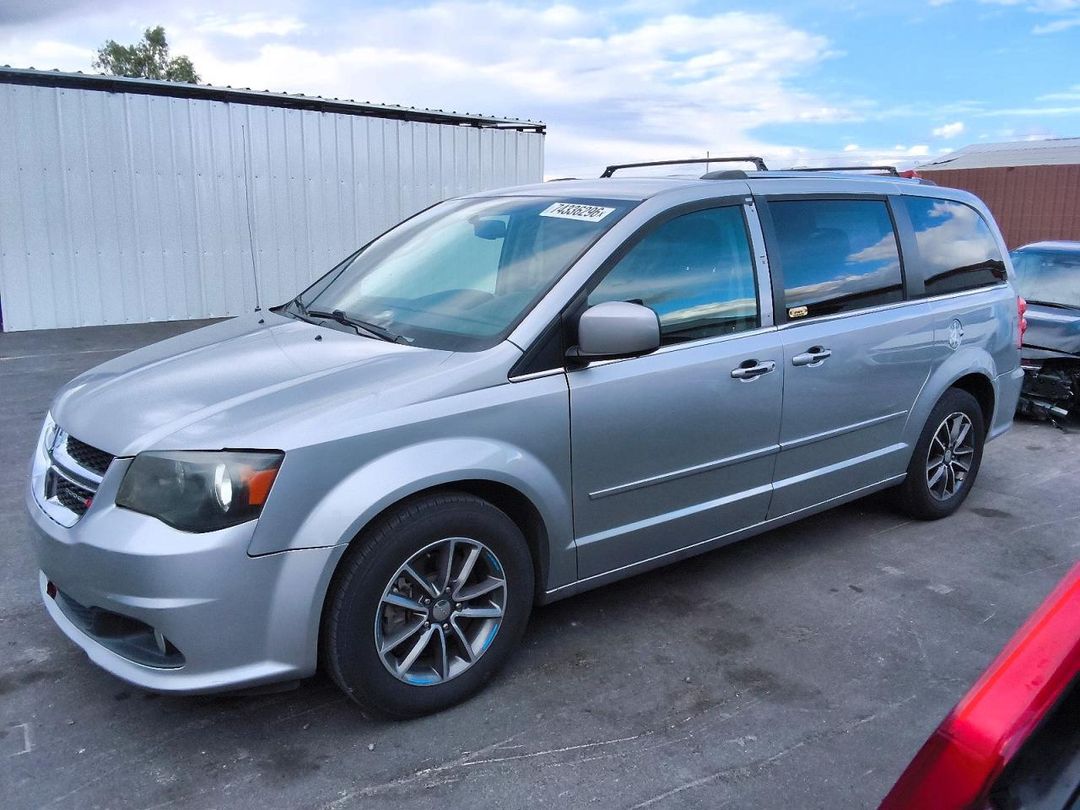Vue de 2017 DODGE GRAND CARAVAN SXT, angle 1