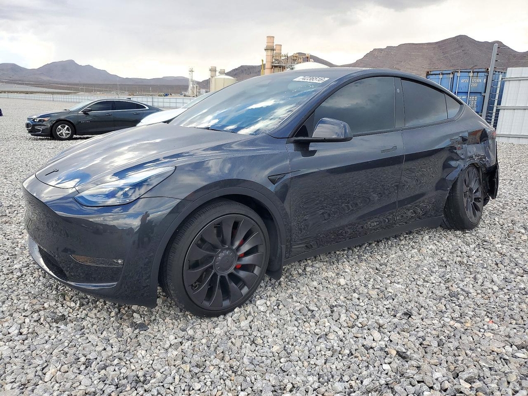 Vista de 2024 TESLA MODEL Y, ángulo 1