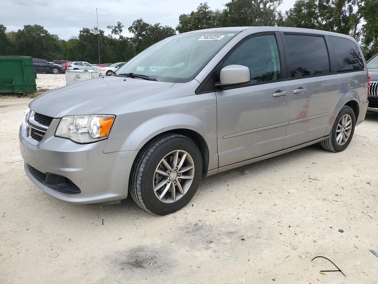 منظر 2016 DODGE GRAND CARAVAN SE، زاوية 1
