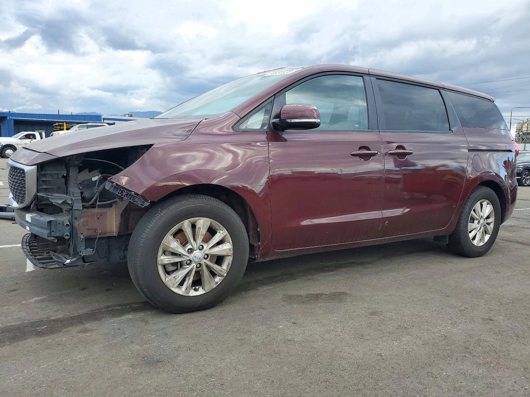 منظر 2017 KIA SEDONA LX، زاوية 1