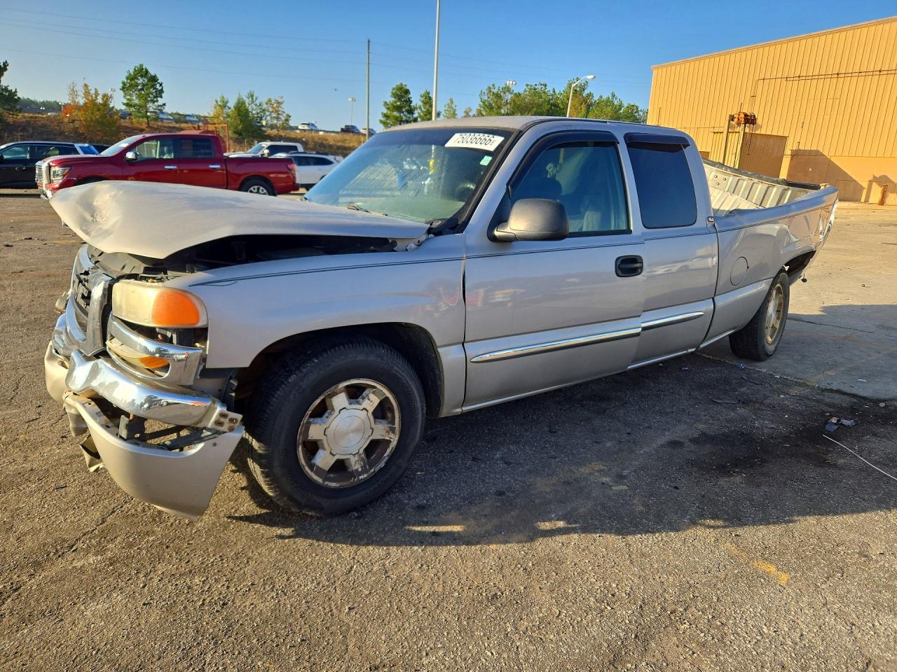 منظر 2005 GMC SIERRA C1500، زاوية 1