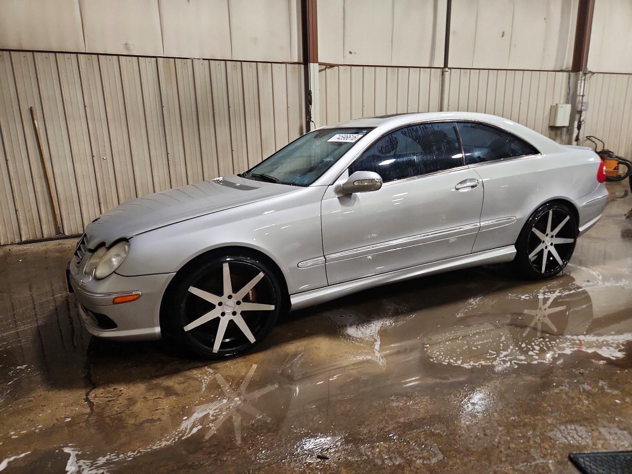 منظر 2003 Mercedes-Benz CLK CLASS 500، زاوية 1