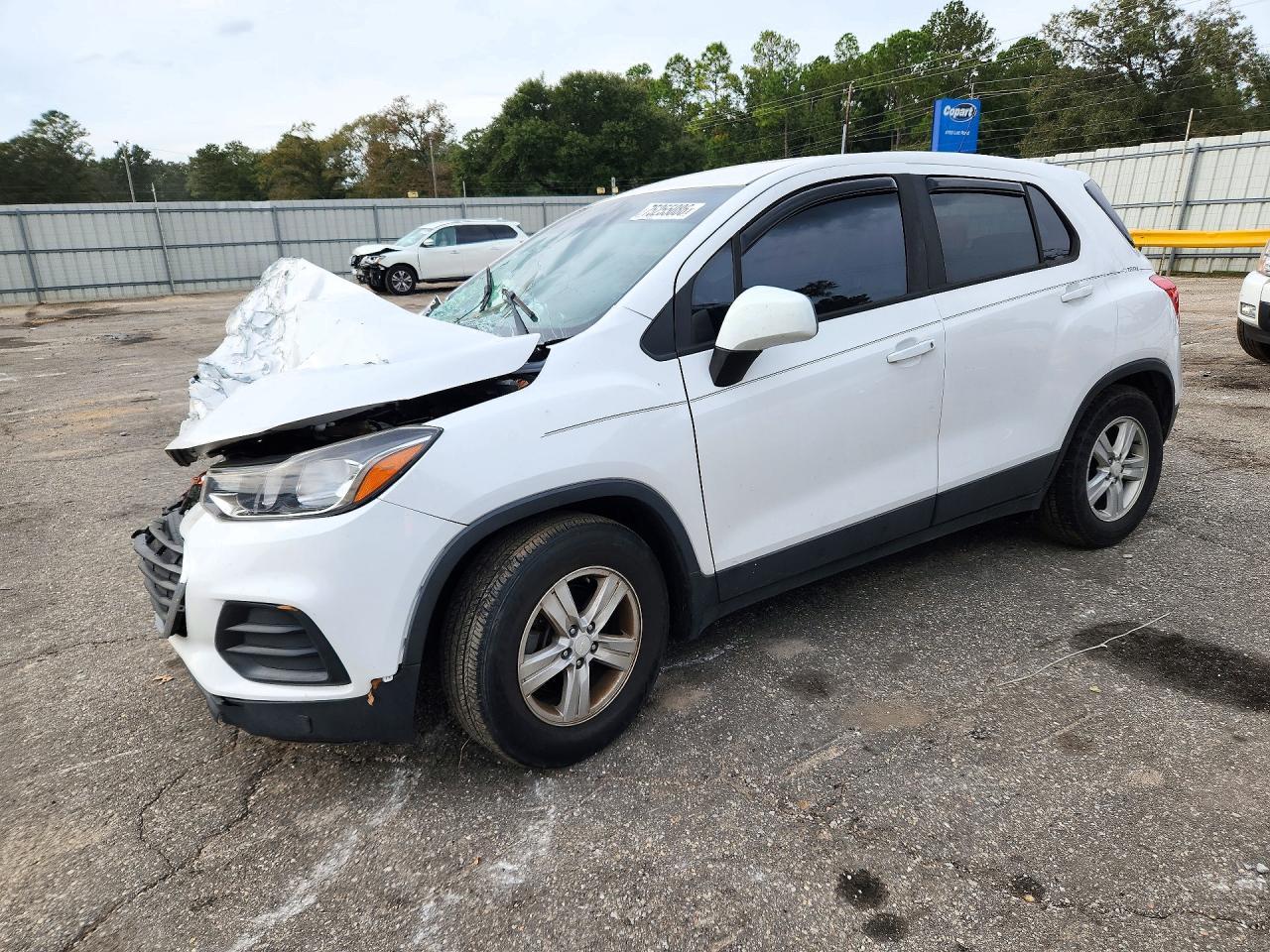 2020 CHEVROLET TRAX LS view, angle 1