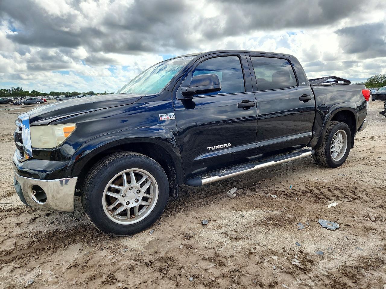 2010 TOYOTA TUNDRA CREWMAX SR5 view, angle 1