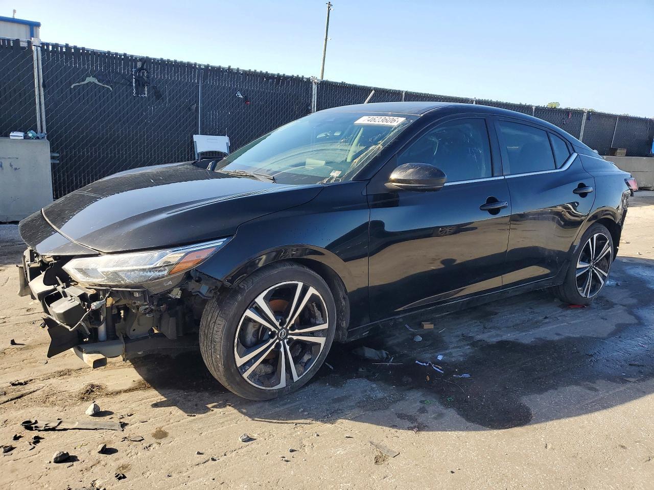 Vista de 2021 NISSAN SENTRA SR, ángulo 1