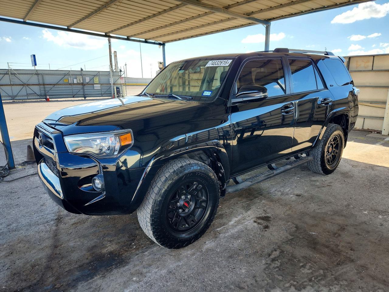 منظر 2022 TOYOTA 4RUNNER SR5 PREMIUM، زاوية 1