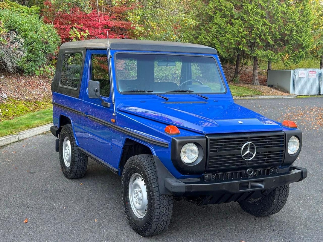 Vue de 1980 MERCEDES-BENZ 240 240GD CONVERTIBLE, angle 1