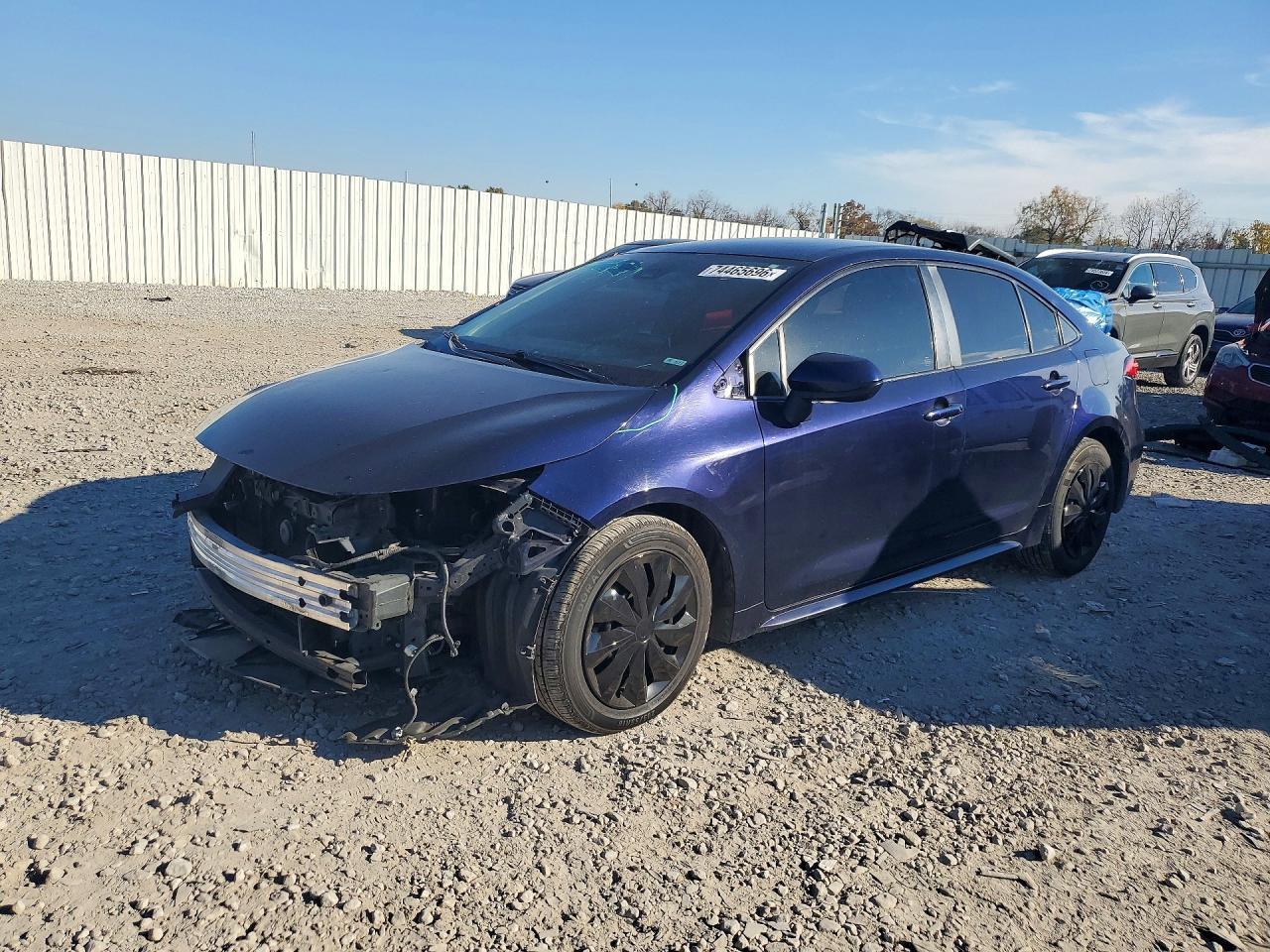 Vista de 2020 TOYOTA COROLLA LE, ángulo 1