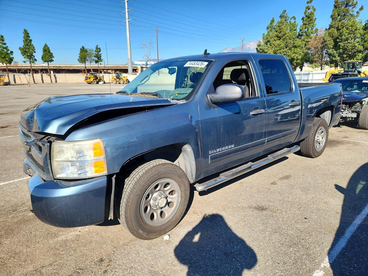 Vista de 2011 CHEVROLET SILVERADO C1500 LS, ángulo 1
