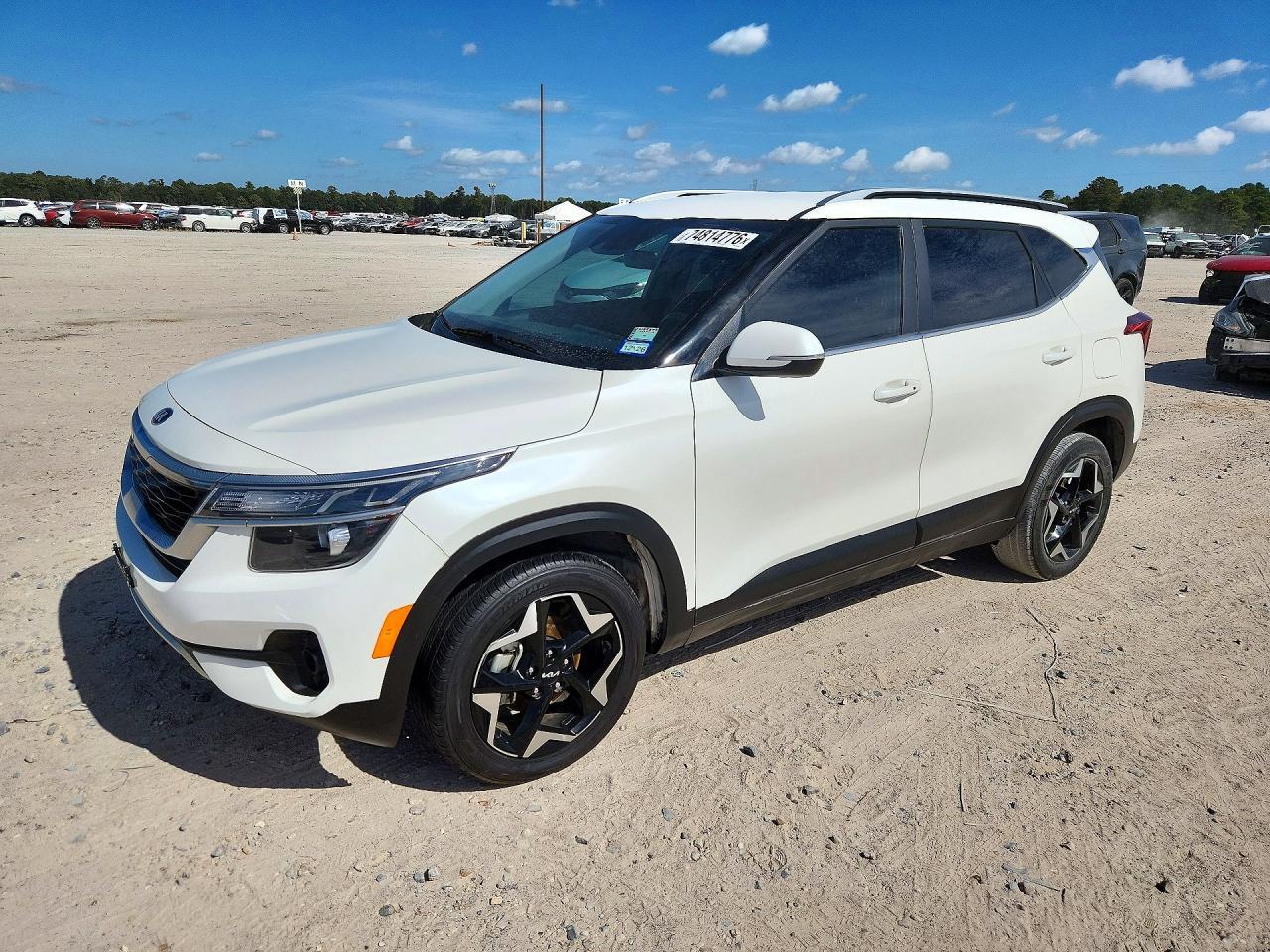 Vista de 2024 KIA SELTOS EX, ángulo 1