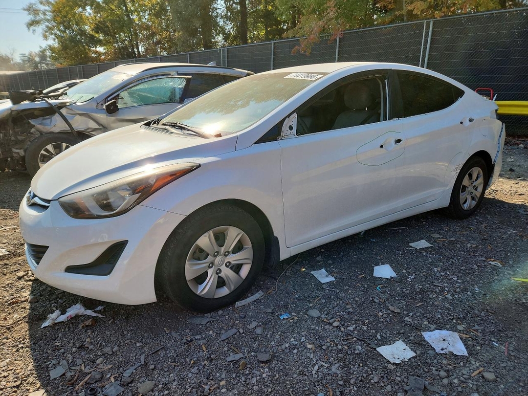 2016 HYUNDAI ELANTRA SE view, angle 1