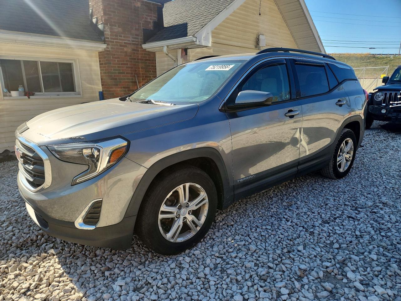 Vista de 2019 GMC TERRAIN SLE, ángulo 1