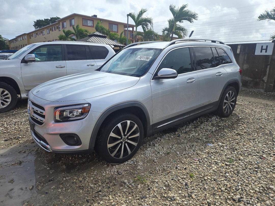 منظر 2021 MERCEDES-BENZ GLB 250، زاوية 1