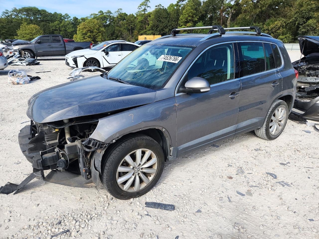 منظر 2011 VOLKSWAGEN TIGUAN S، زاوية 1