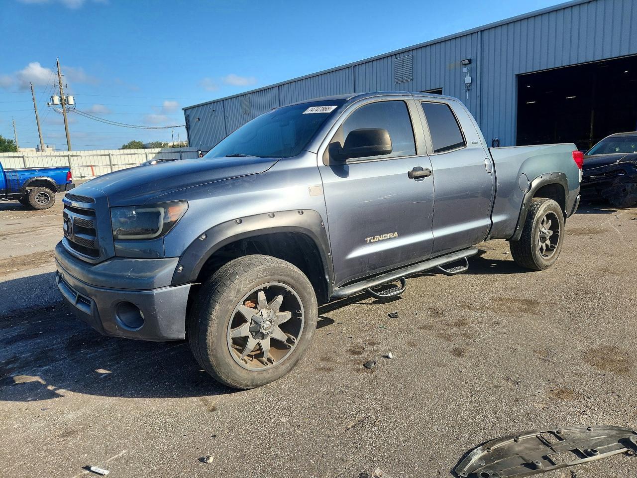 منظر 2010 TOYOTA TUNDRA DOUBLE CAB SR5، زاوية 1