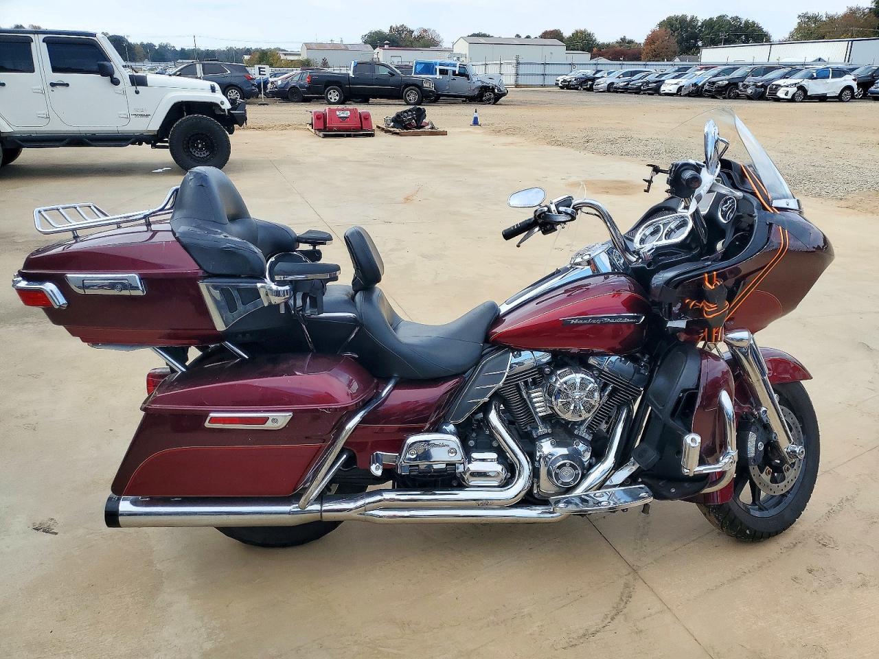 2016 HARLEY-DAVIDSON FLTRU view, angle 1