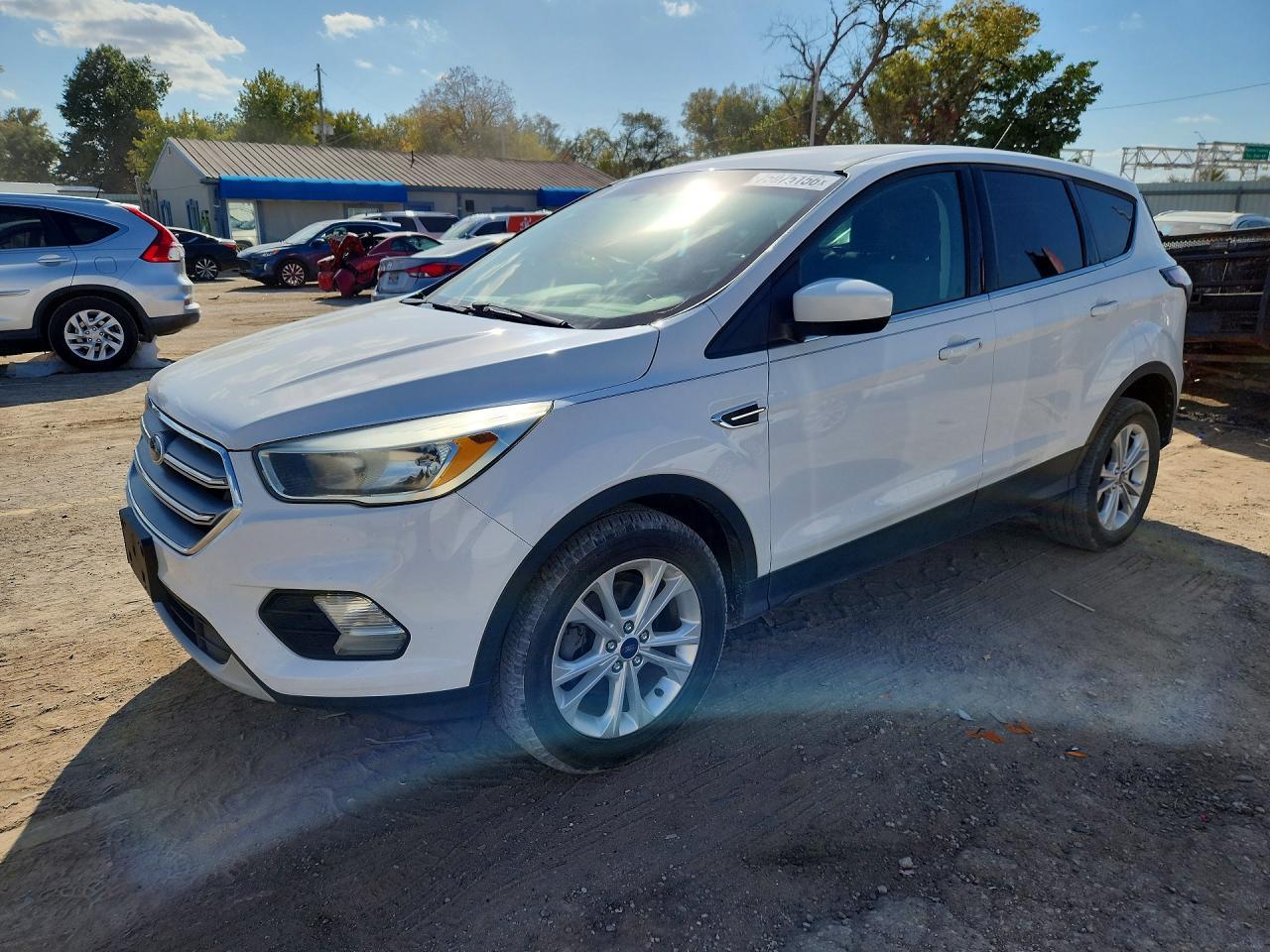 Vedere 2017 FORD ESCAPE SE, unghi 1