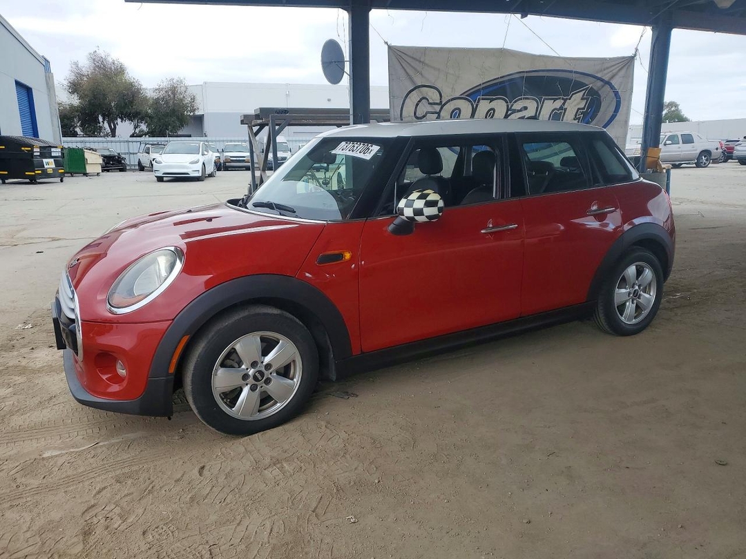 منظر 2015 MINI COOPER، زاوية 1